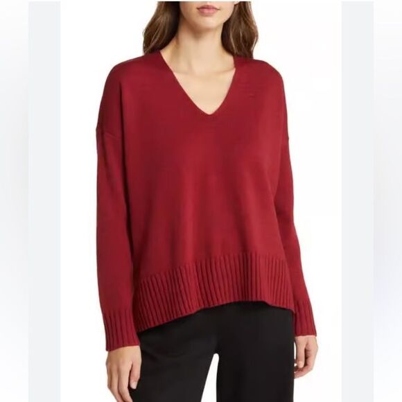 NWT Eileen Fisher Merino Wool V-Neck Box Top Sweater size Medium - Picture 1 of 9